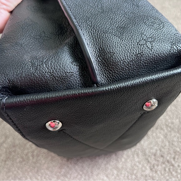 Louis Vuitton Carmel Mahina Noir - Picture 17 of 17